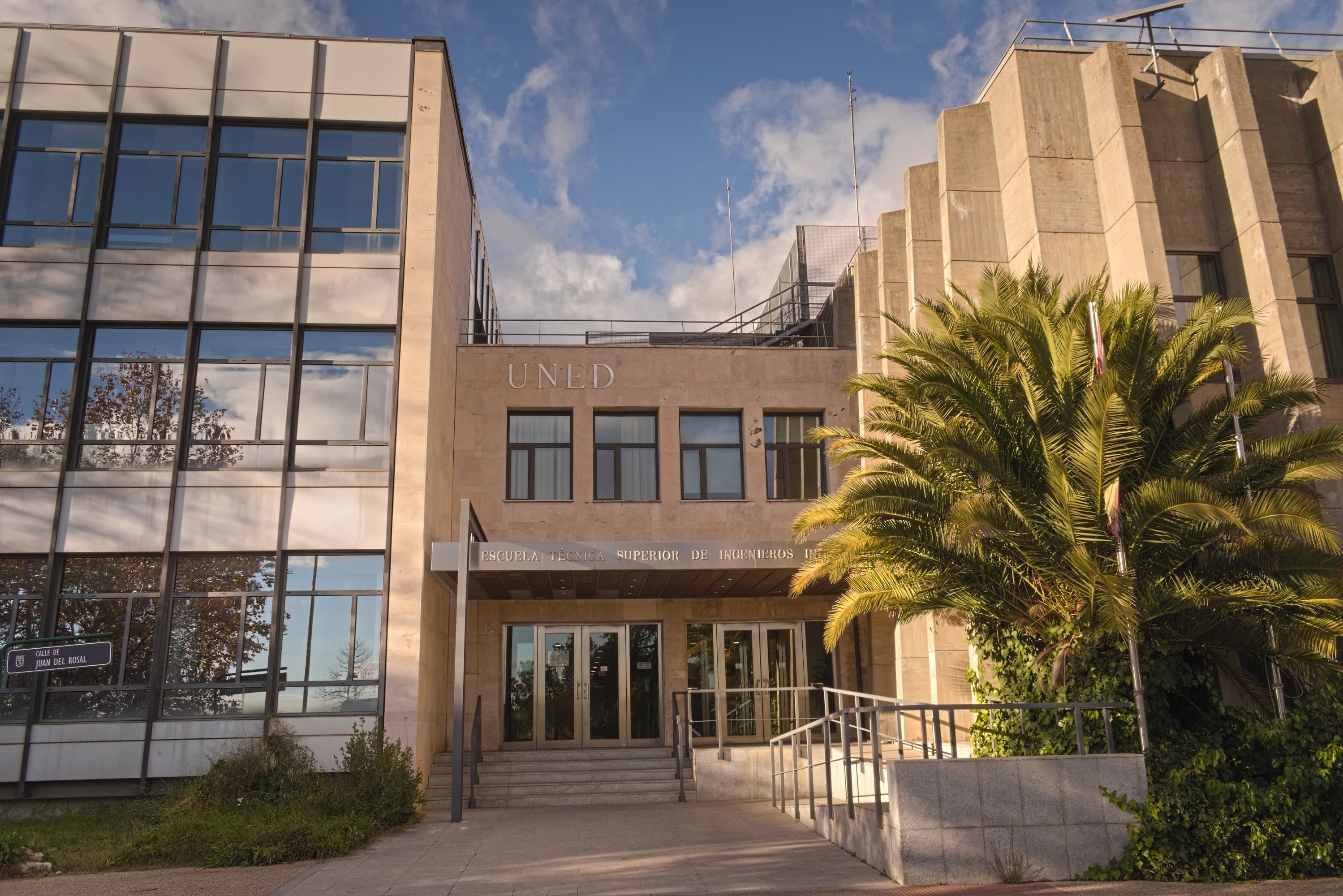 Foto del campus Escuela Técnica Superior de Ingenieros Industriales