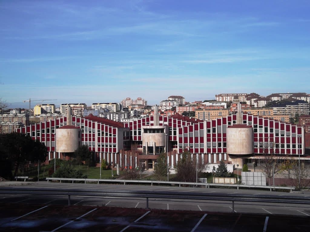 Foto secundaria del campus Escuela Técnica Superior de Ingenieros de Caminos, Canales y Puertos