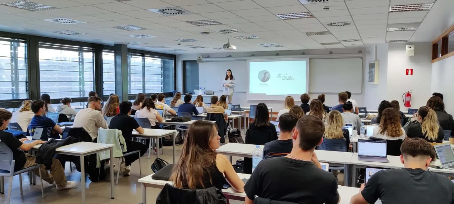 Foto secundaria del campus IQS School of Management