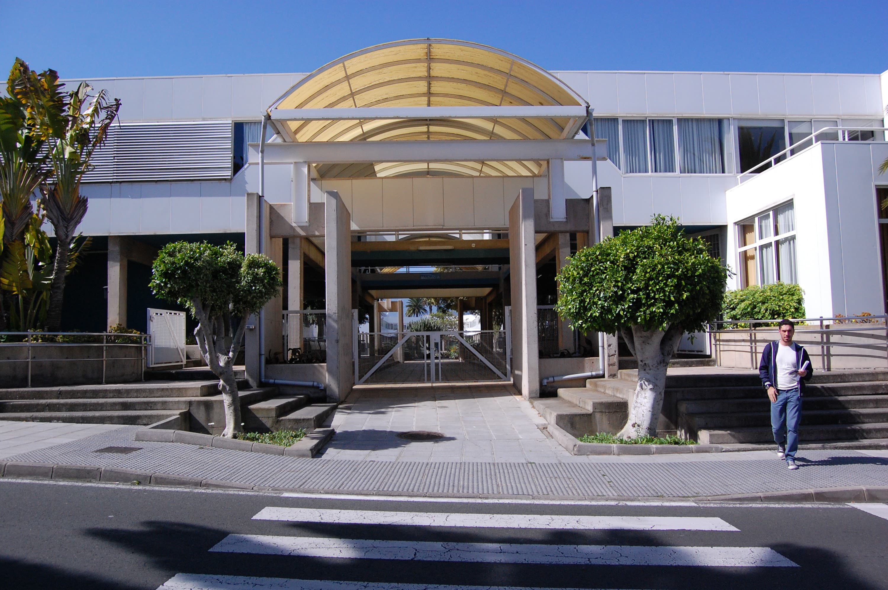 Foto secundaria del campus Escuela de Ingenierías Industriales y Civiles