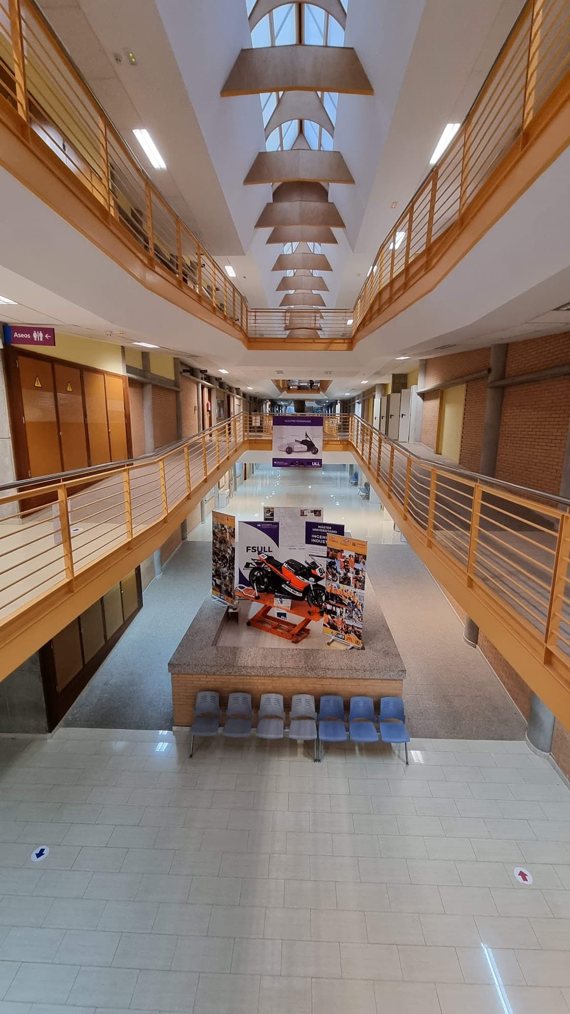 Foto secundaria del campus Escuela Superior de Ingeniería y Tecnología