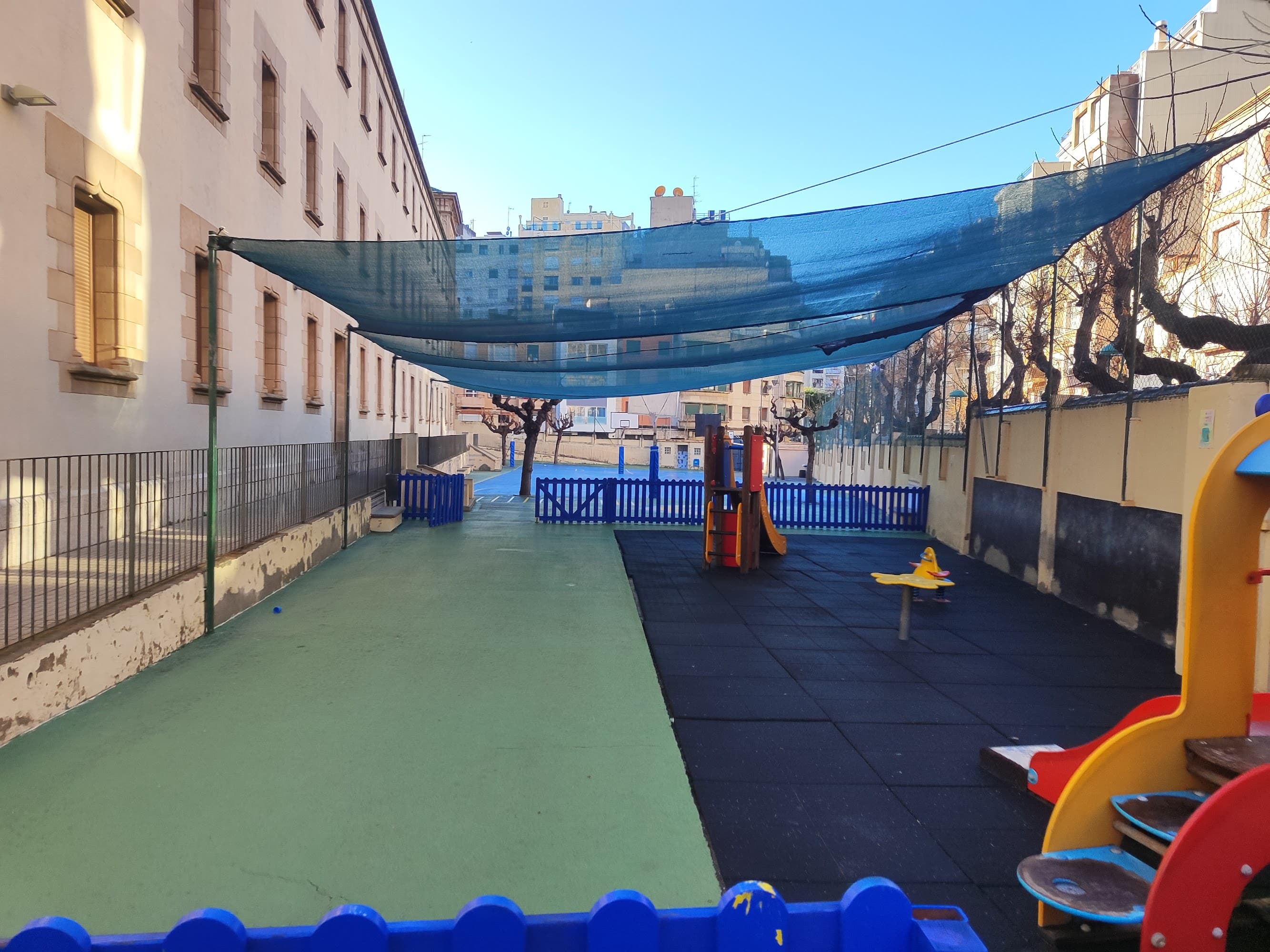 Foto secundaria del campus Col·legi Mare de Déu del Carme
