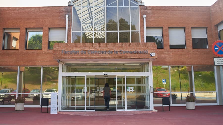 Foto secundaria del campus Facultad de Ciencias de la Comunicación
