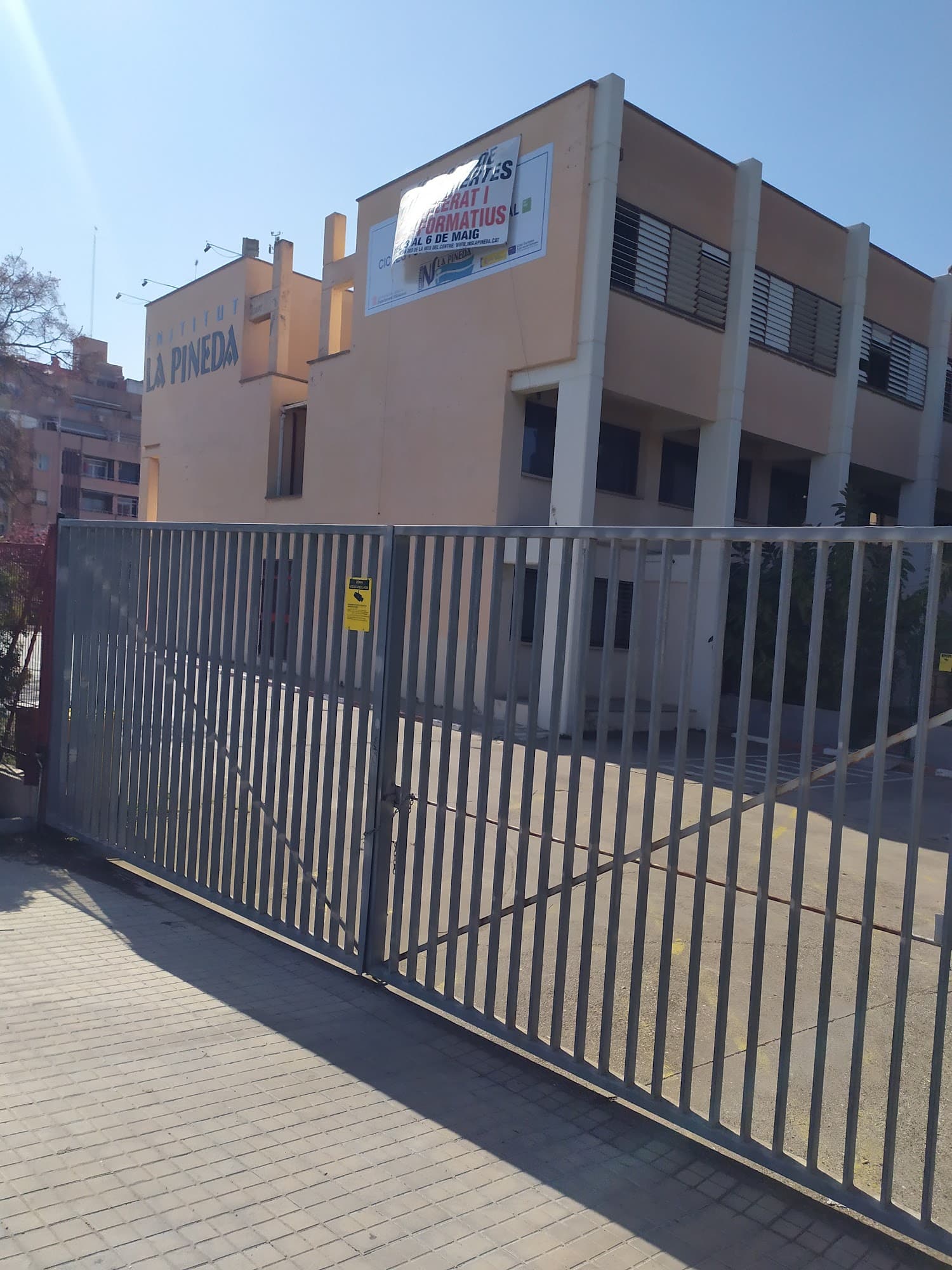 Foto secundaria del campus Institut La Pineda