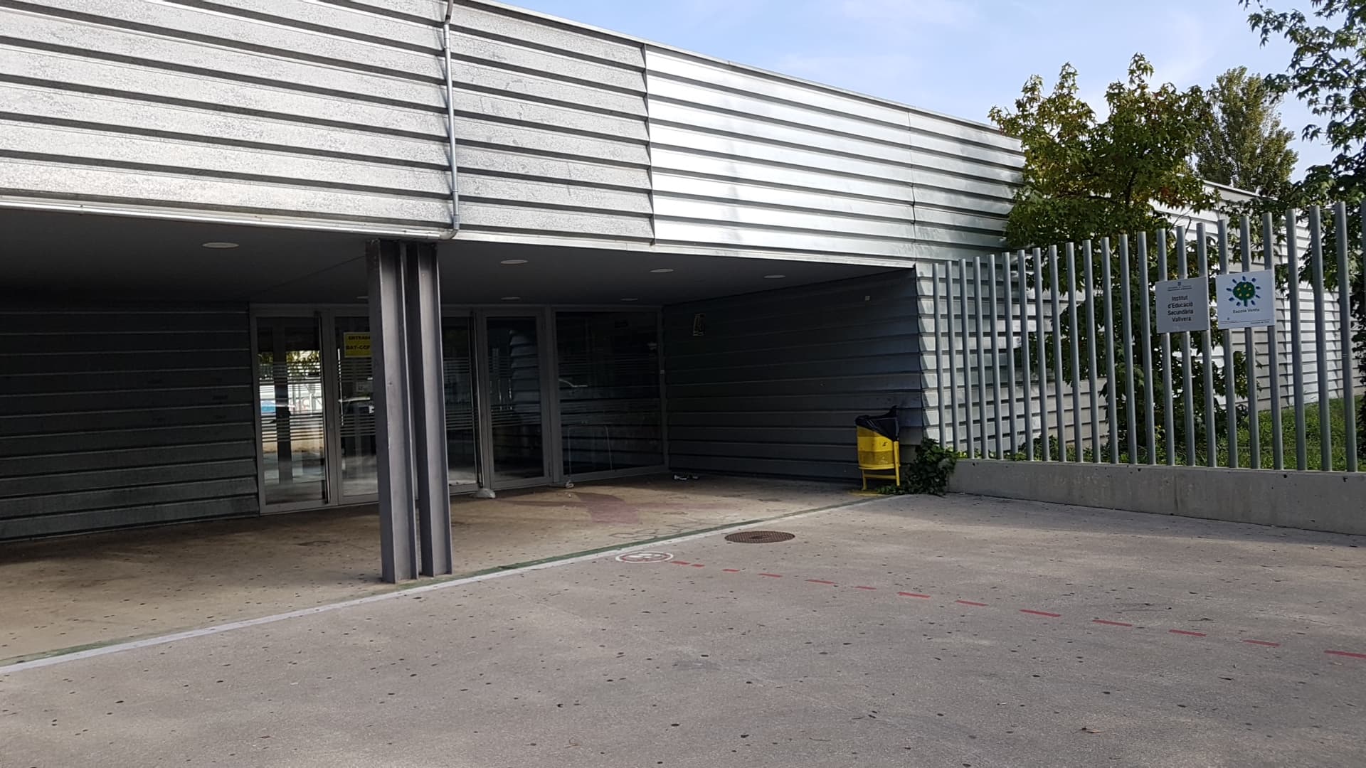 Foto secundaria del campus Institut Vallvera