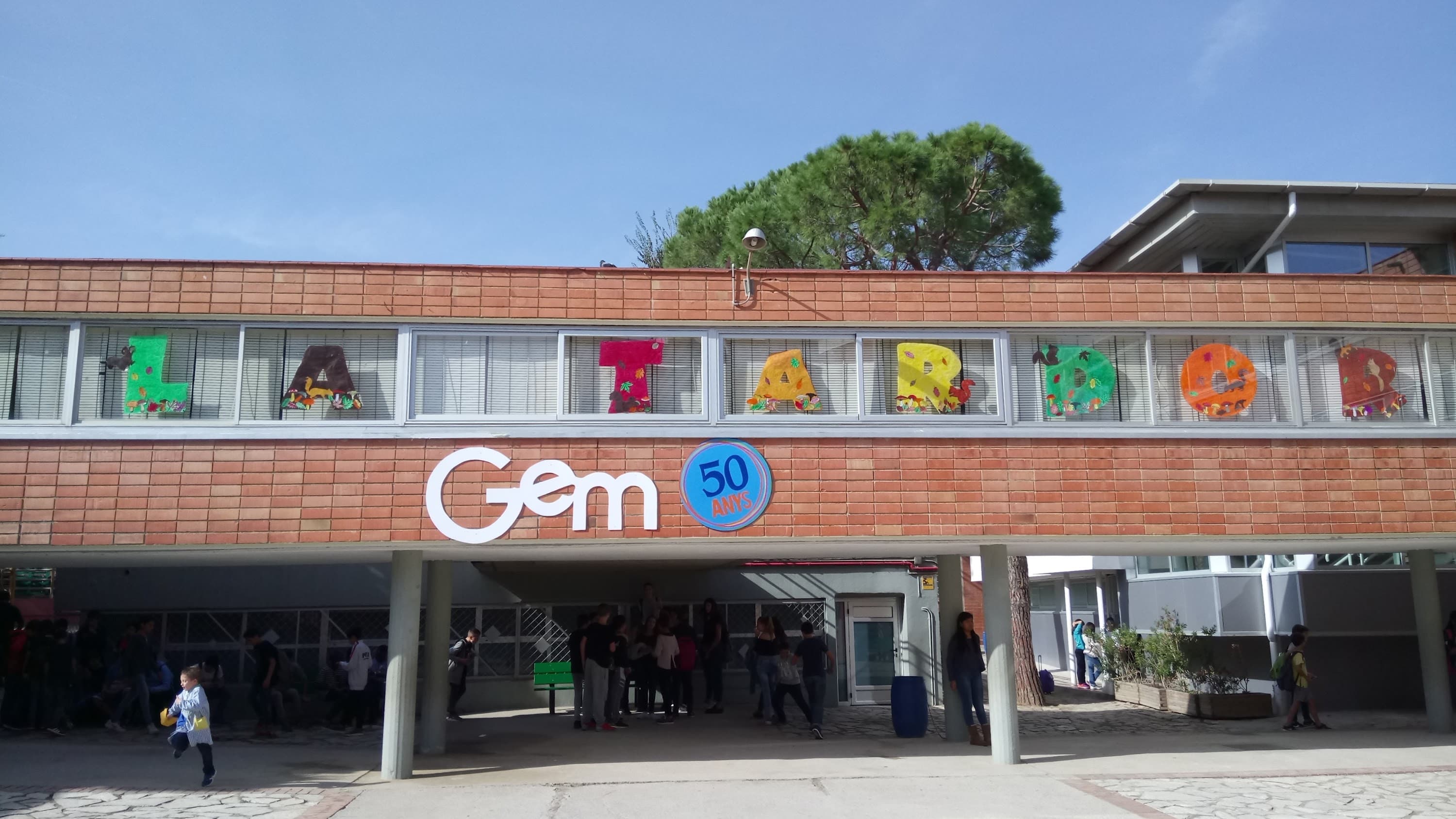 Foto secundaria del campus Escola Gem