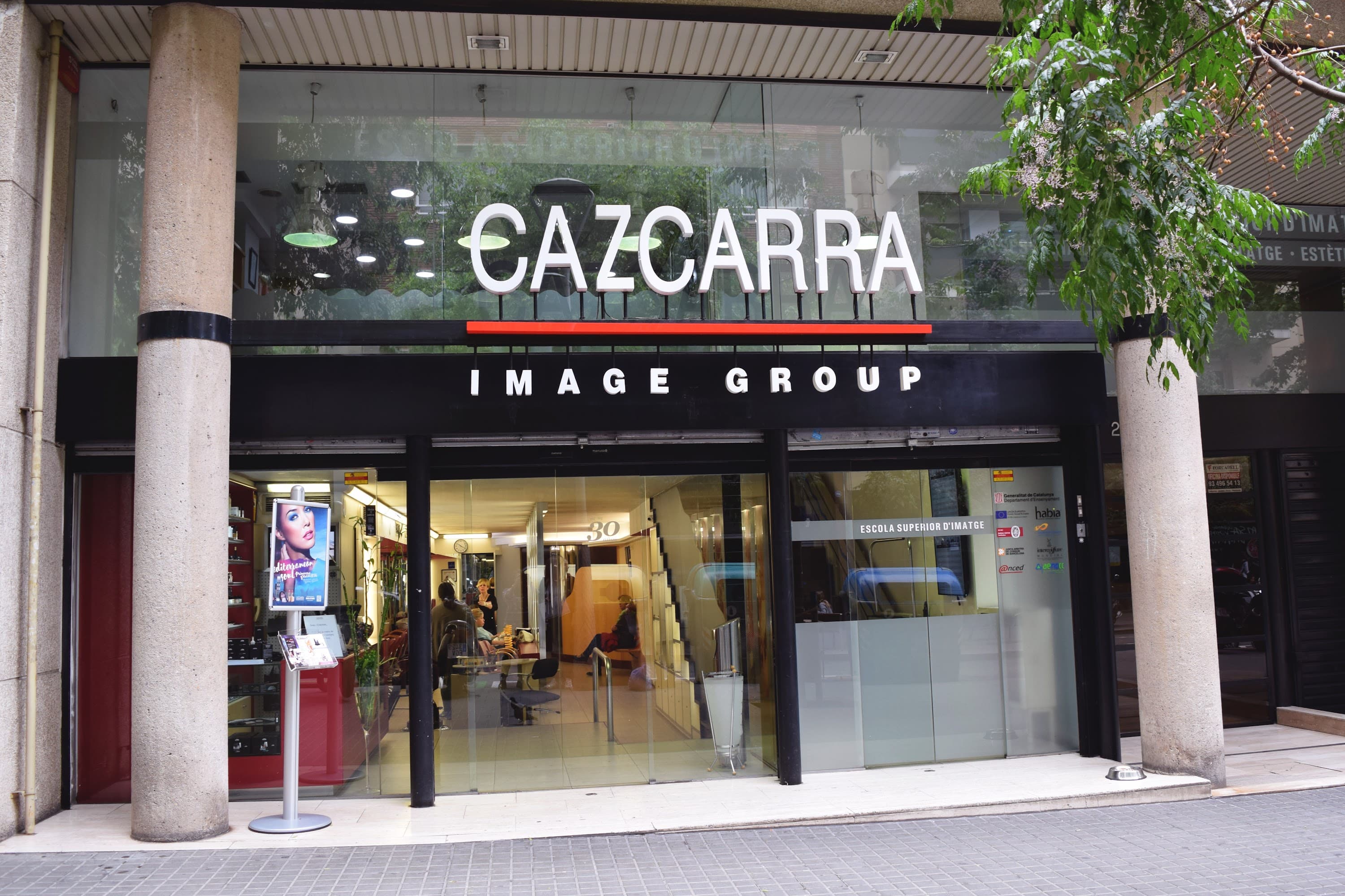Foto secundaria del campus Cazcarra Image School
