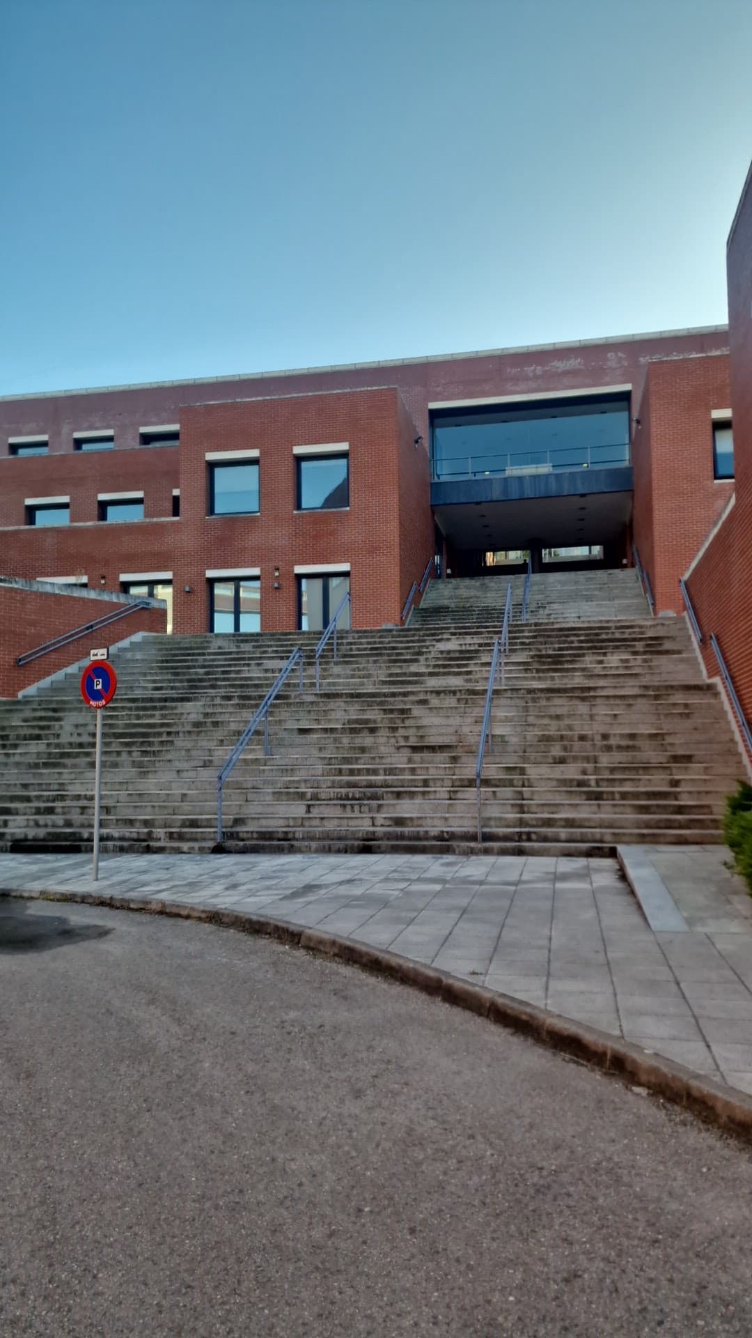 Foto secundaria del campus Escuela Técnica Superior de Ingenieros de Caminos, Canales y Puertos