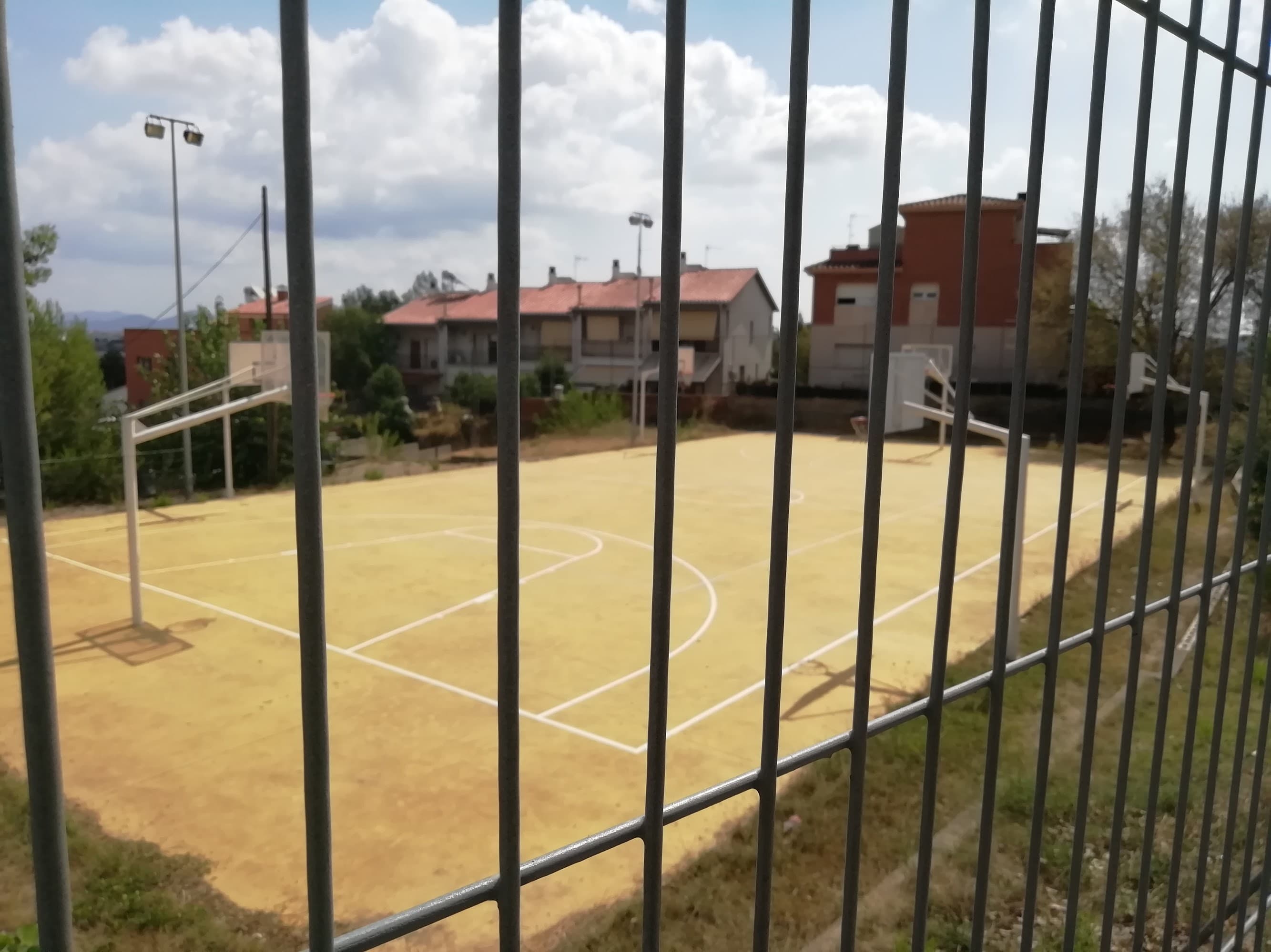 Foto secundaria del campus Institut Jaume Mimó