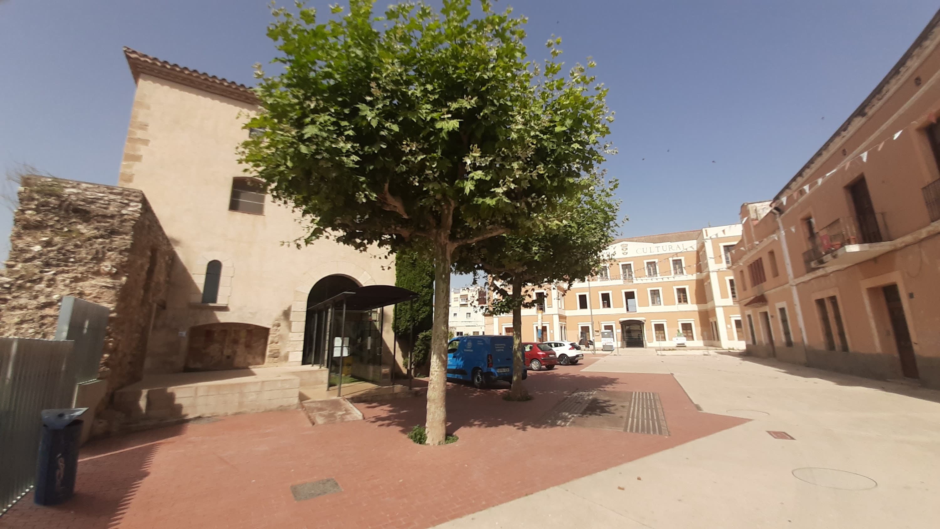 Foto secundaria del campus ESARDI - Escola d'Art i Disseny