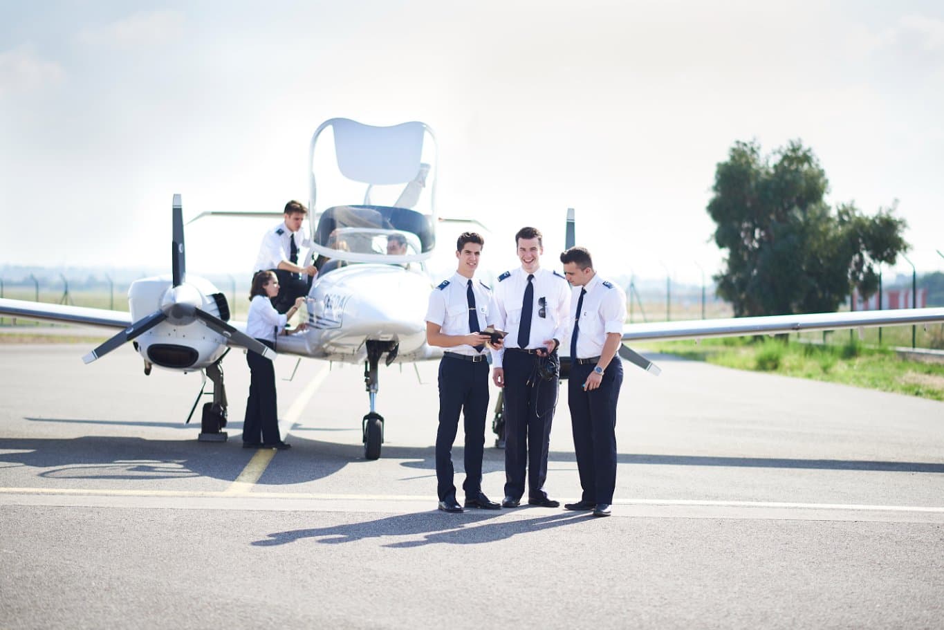 Foto secundaria del campus Centro de Estudios Superiores de la Aviación CESDA