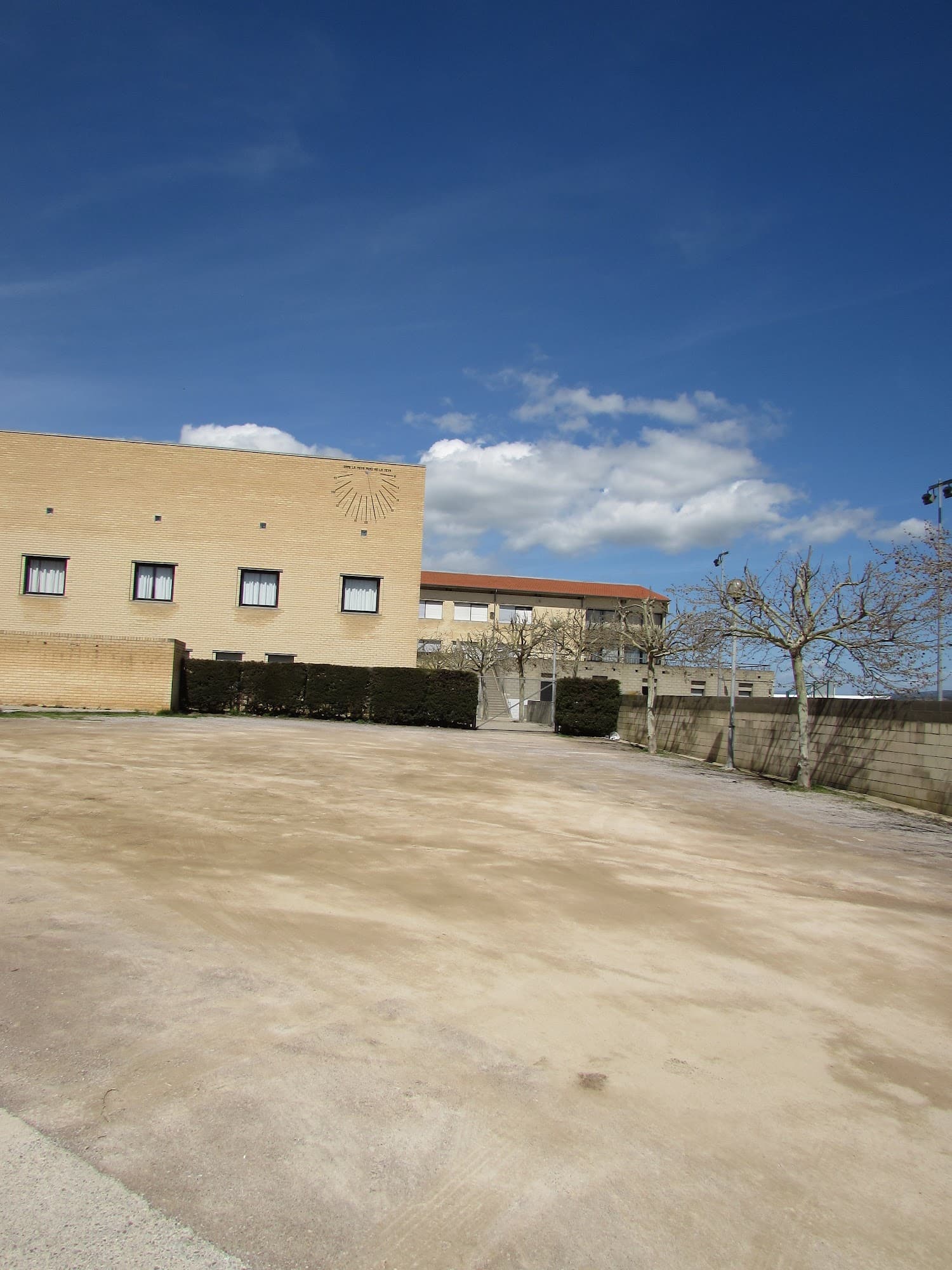 Foto secundaria del campus Institut Pere Barnils