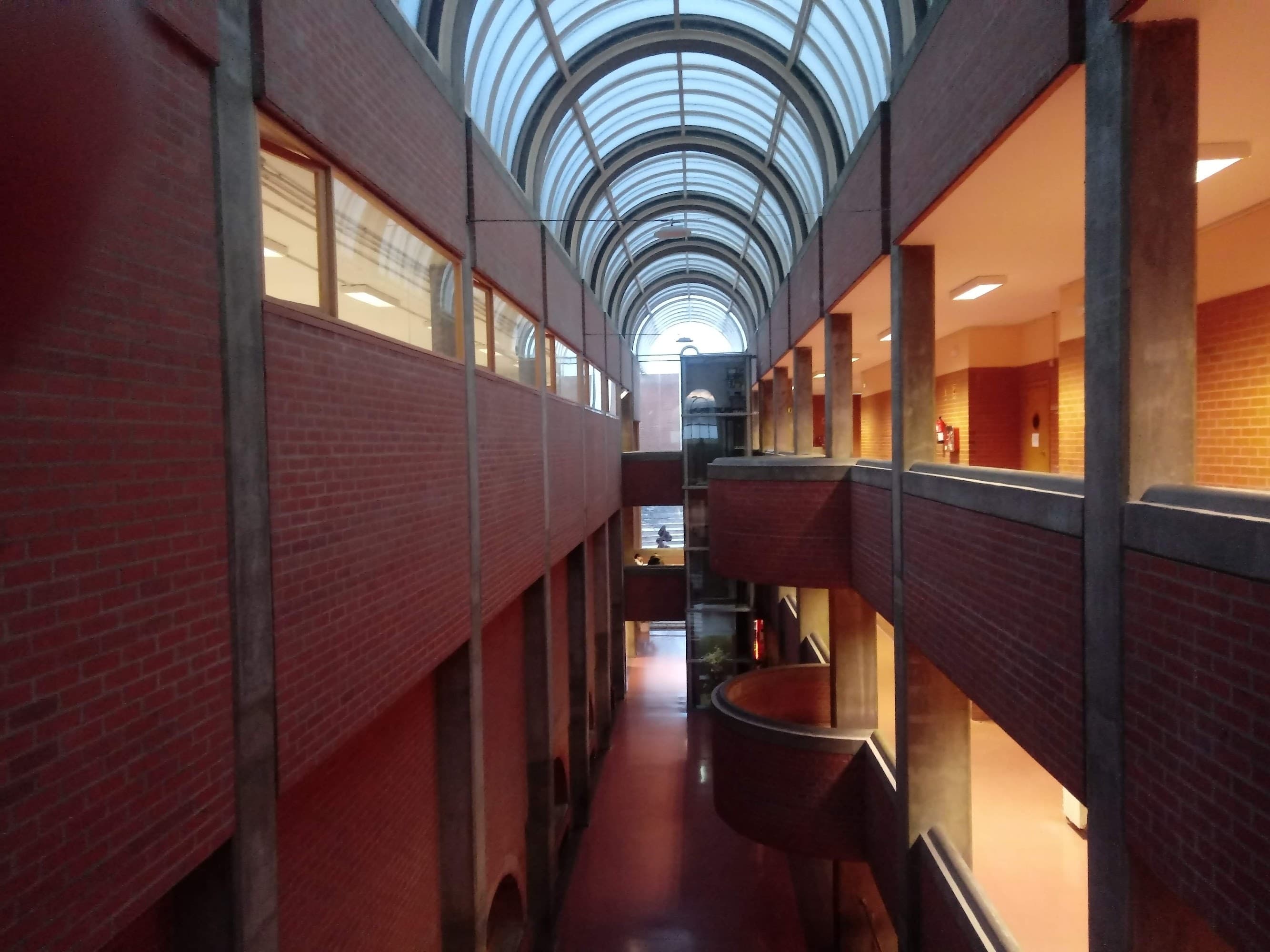 Foto secundaria del campus Facultad de Ciencias Económicas y Empresariales