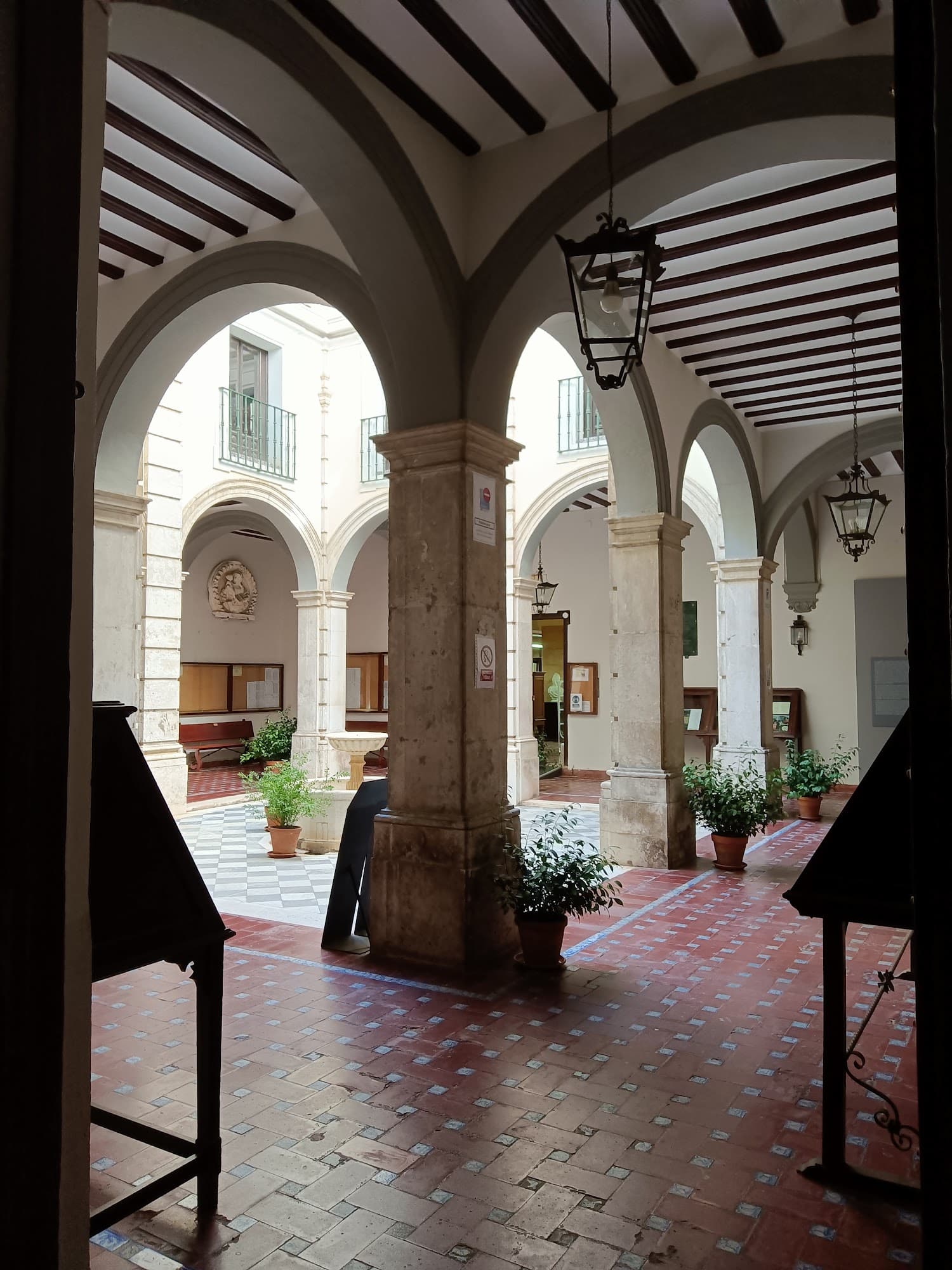 Foto secundaria del campus Facultad de Geografía e Historia