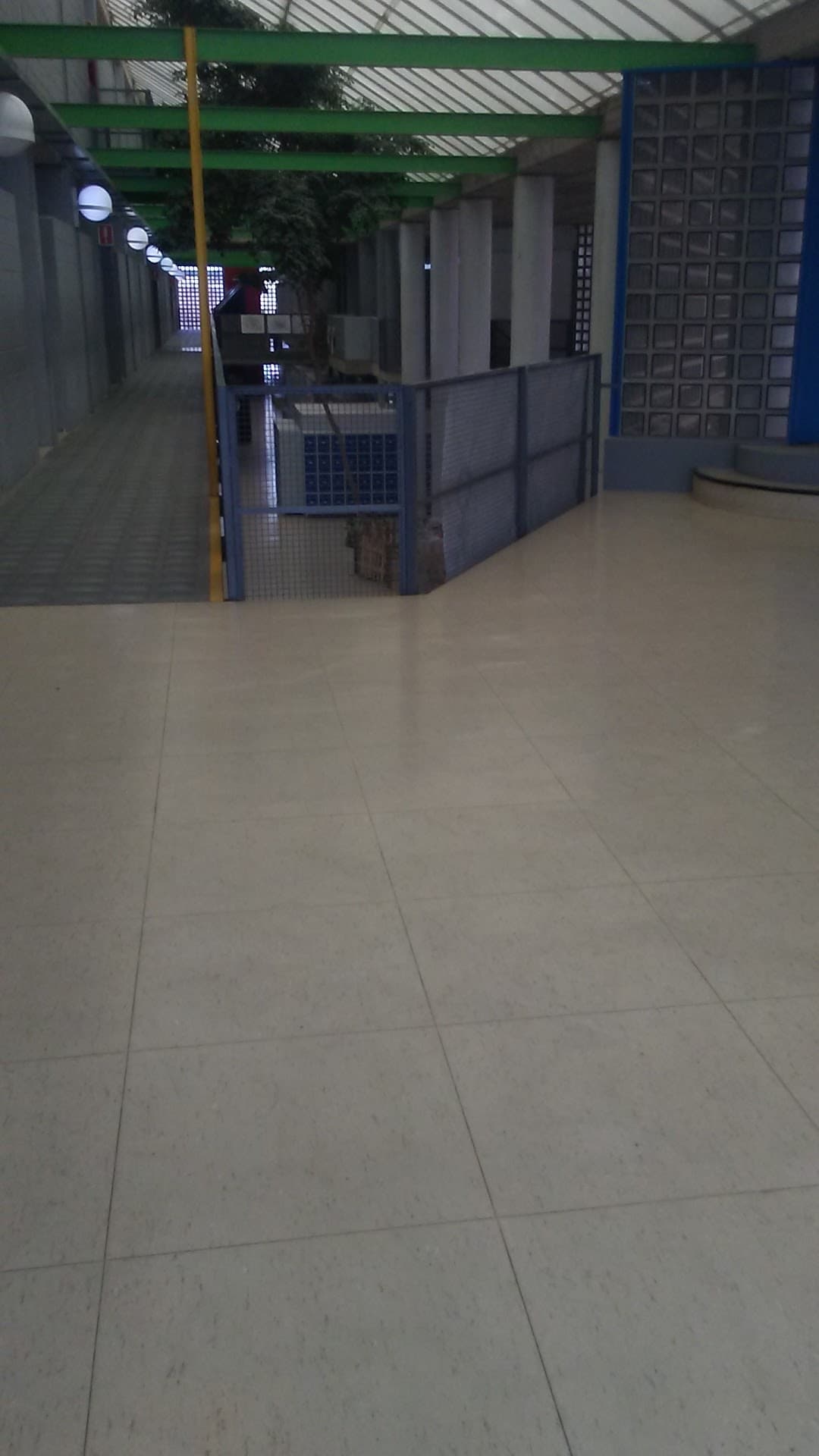 Foto secundaria del campus IES Manuel Vázquez Montalbán