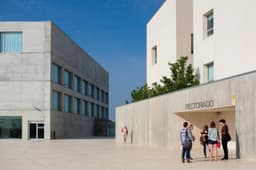 Escuela de Arquitectura y Tecnología