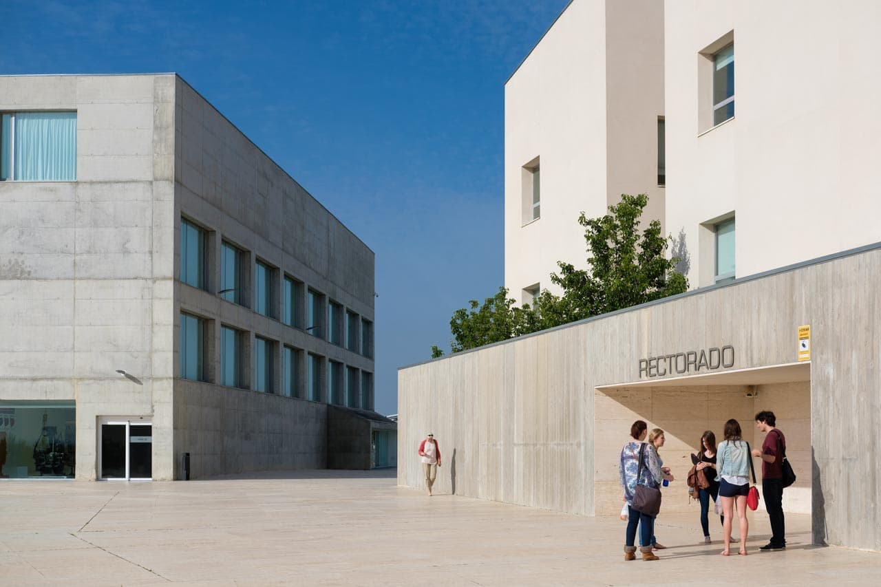 Foto del campus Escuela de Arquitectura y Tecnología