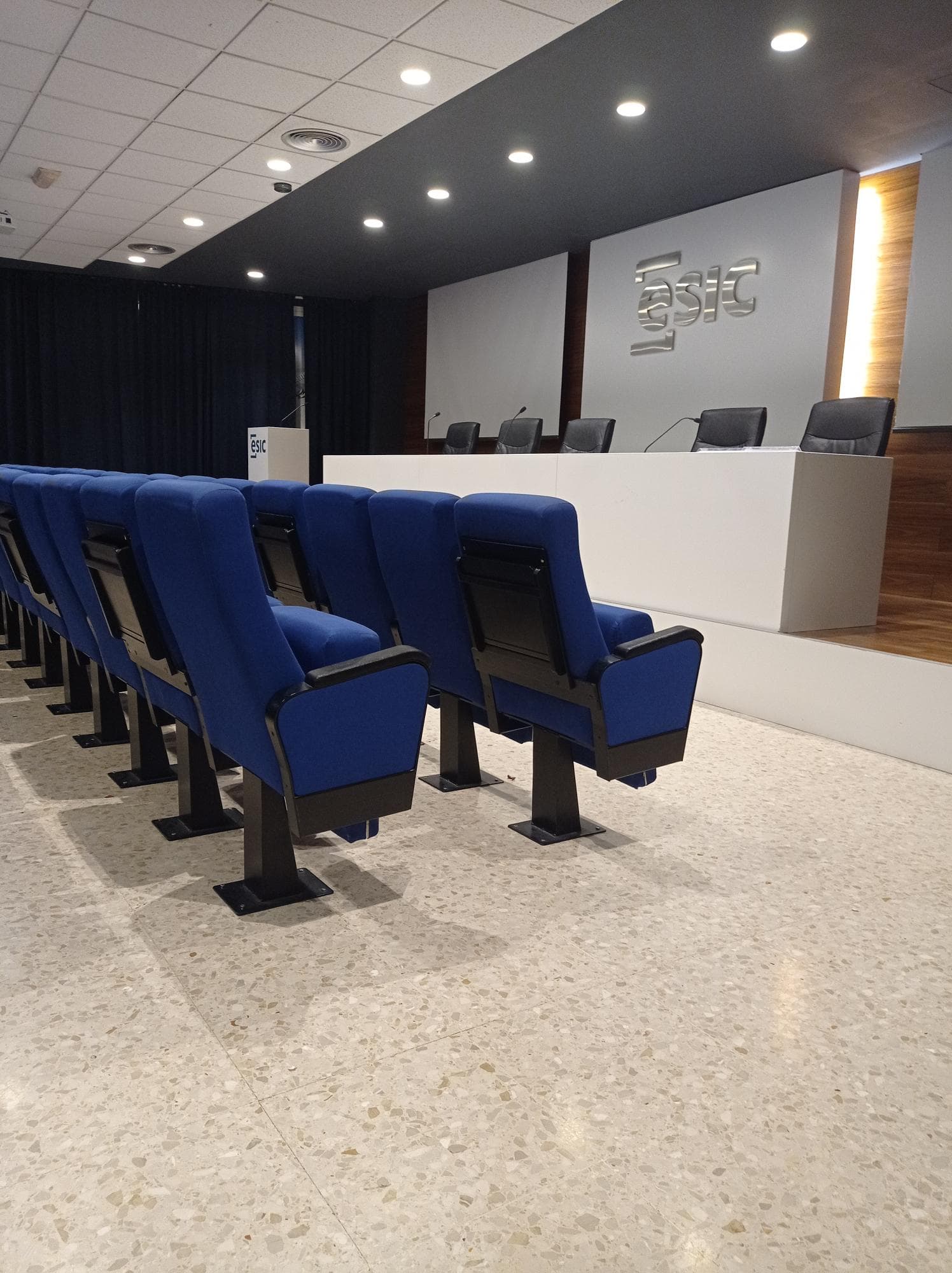 Foto secundaria del campus Escuela Superior de Gestión Comercial y Marketing (ESIC-VALENCIA)