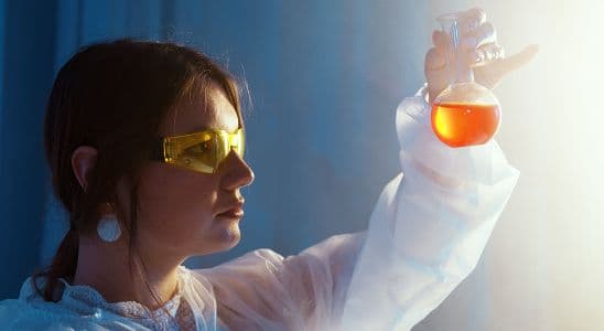 Tècnic Superior en Química Industrial