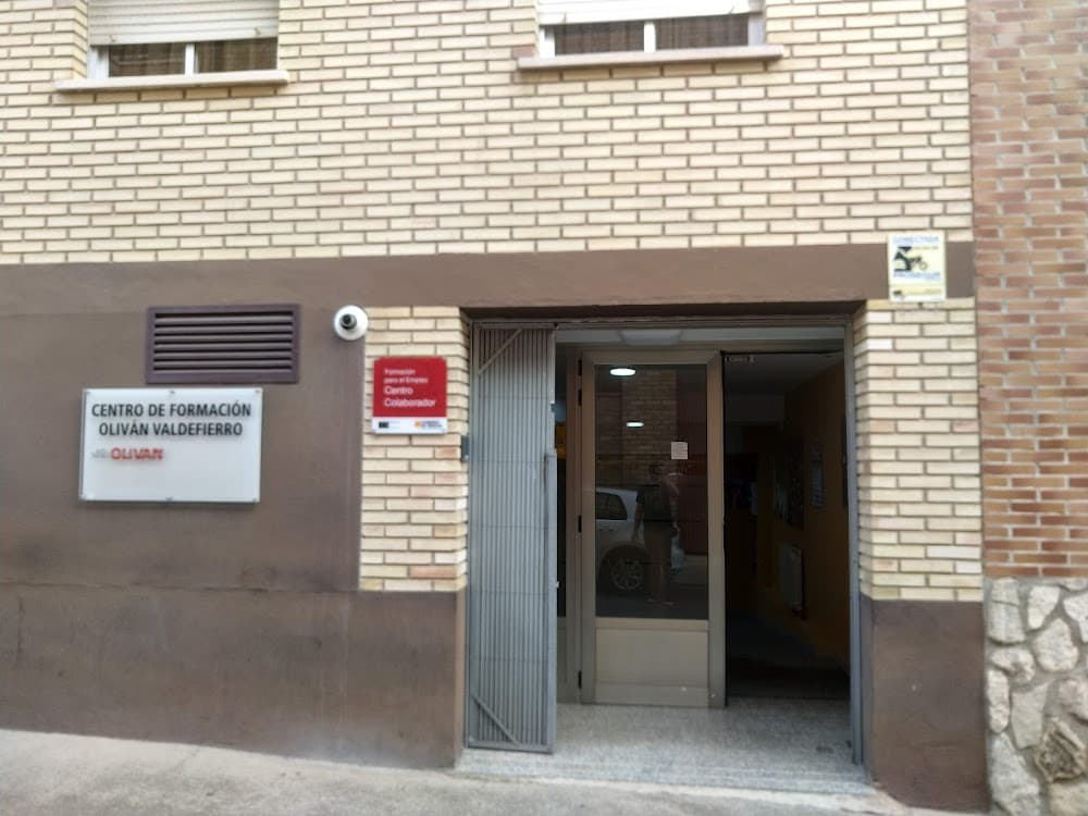 Conducción De Vehículos De Transporte Por Carretera en Oliván, Dac-at (Oliván, Dac-at, Zaragoza): foto 1