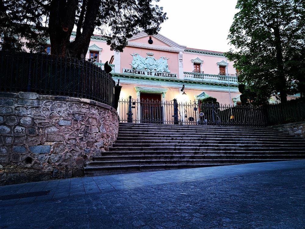 Foto secundaria del campus Academia De Artillería