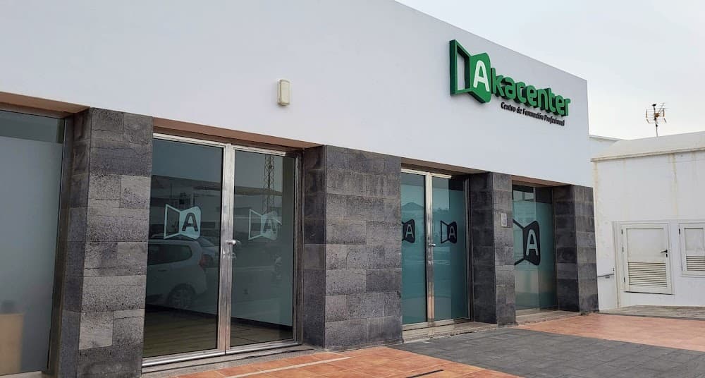 Administració I Finances a Akacenter (Akacenter, Tías): foto 1