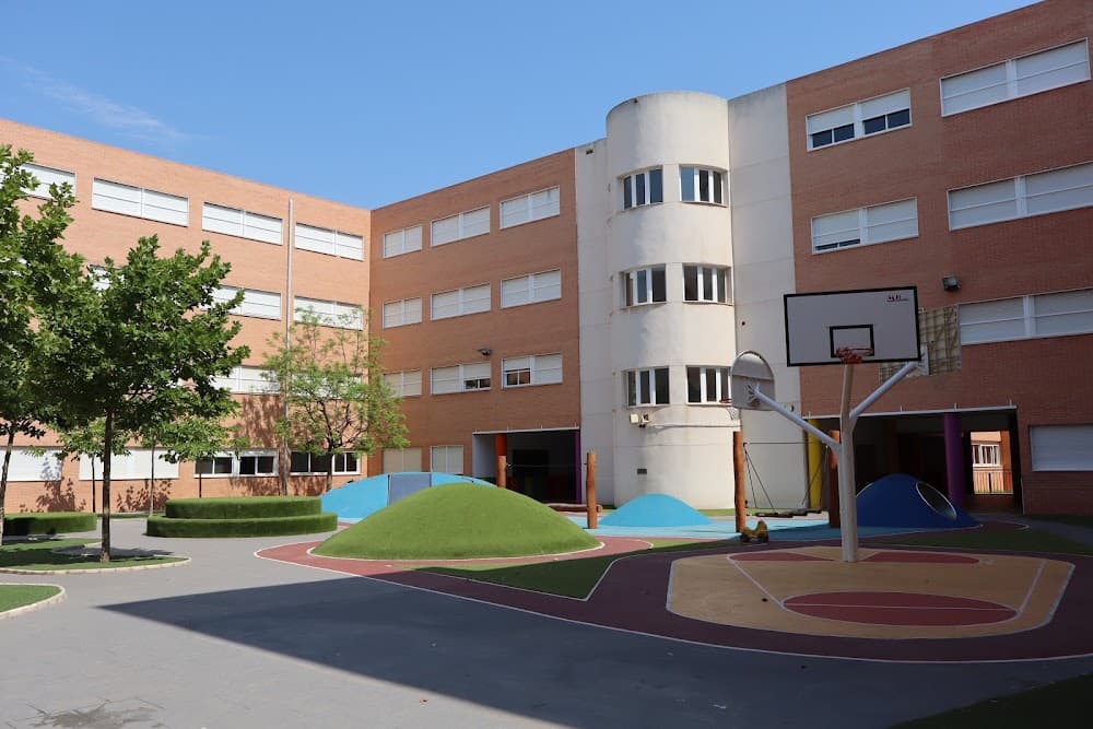 Foto secundaria del campus San Cristóbal Ii