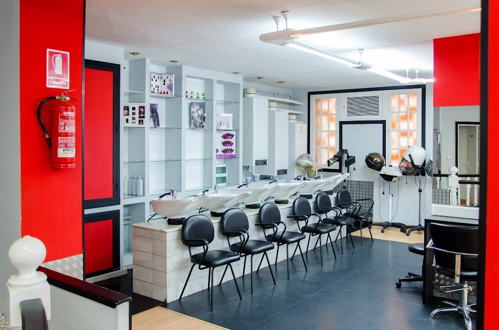 Estilismo Y Dirección De Peluquería en Grupo 7 (Grupo 7, Granada): foto 2