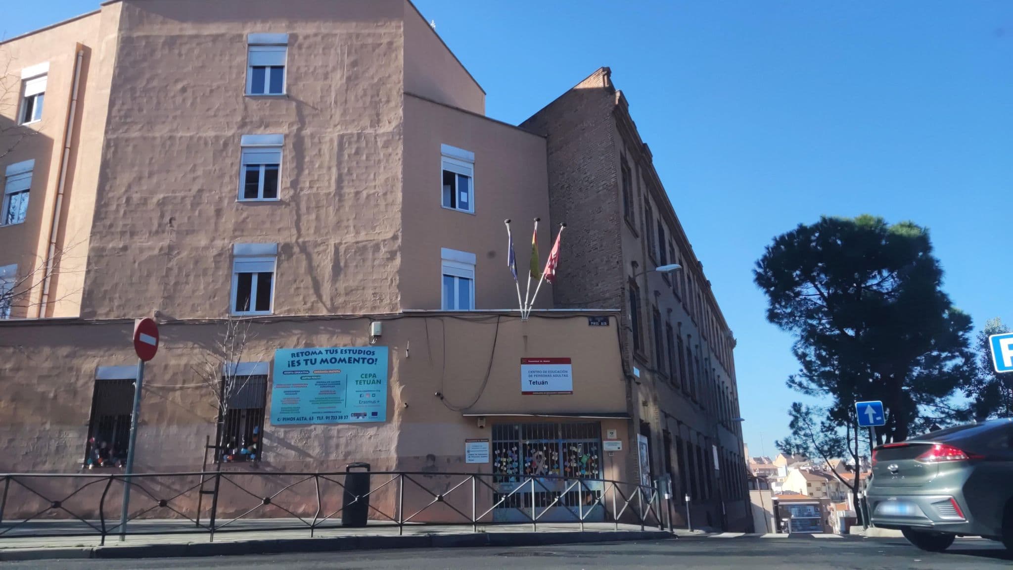 Electricidad y Electrónica en Centro Público de Educación de Personas Adultas TETUAN (Centro Público de Educación de Personas Adultas TETUAN, Madrid): foto 1