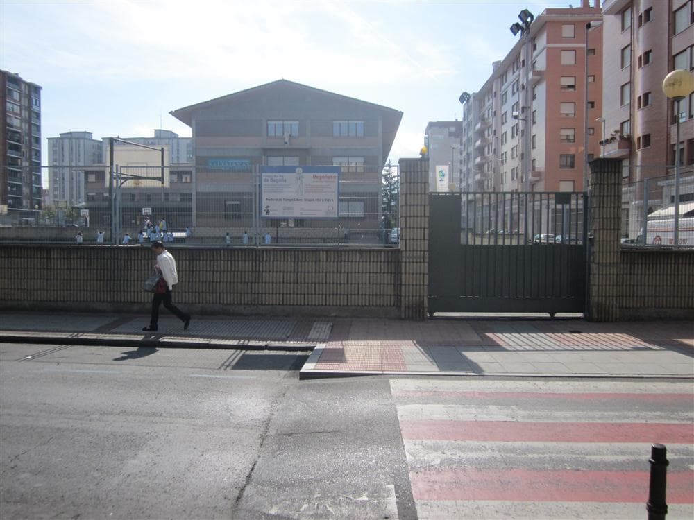 Administració I Finances a Nuestra Señora De Begoña (Nuestra Señora De Begoña, San Vicente De Barakaldo): foto 3