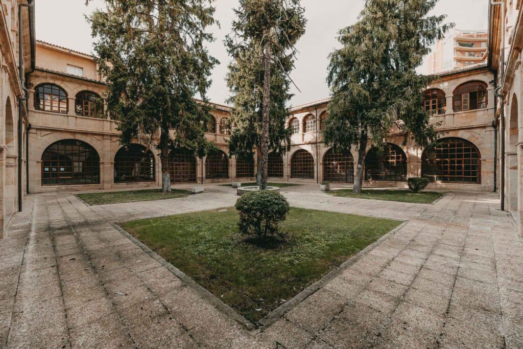 Foto del campus Escuela Universitaria de Relaciones Laborales
