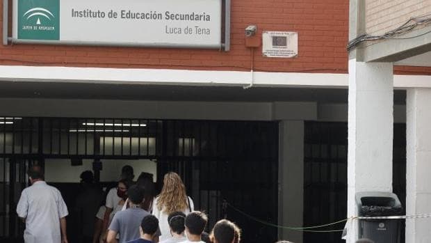 Foto secundaria del campus Luca De Tena