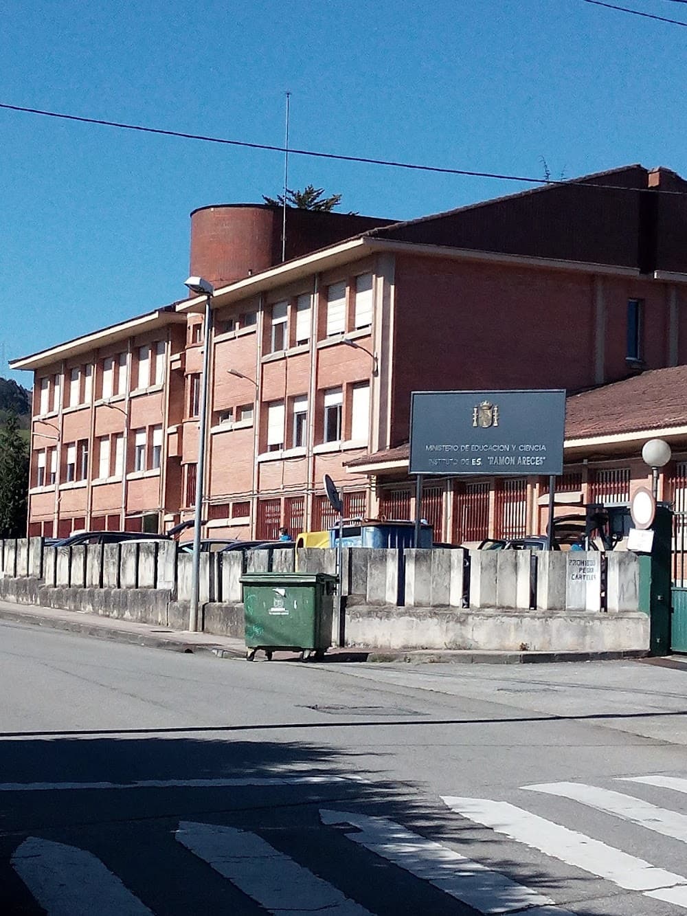 Foto secundaria del campus I.e.s. "ramón Areces"