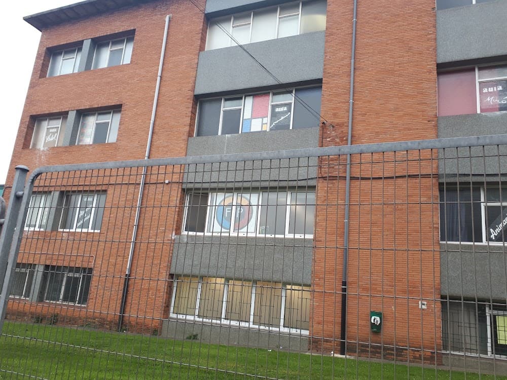 Foto secundaria del campus I.e.s. "roces"