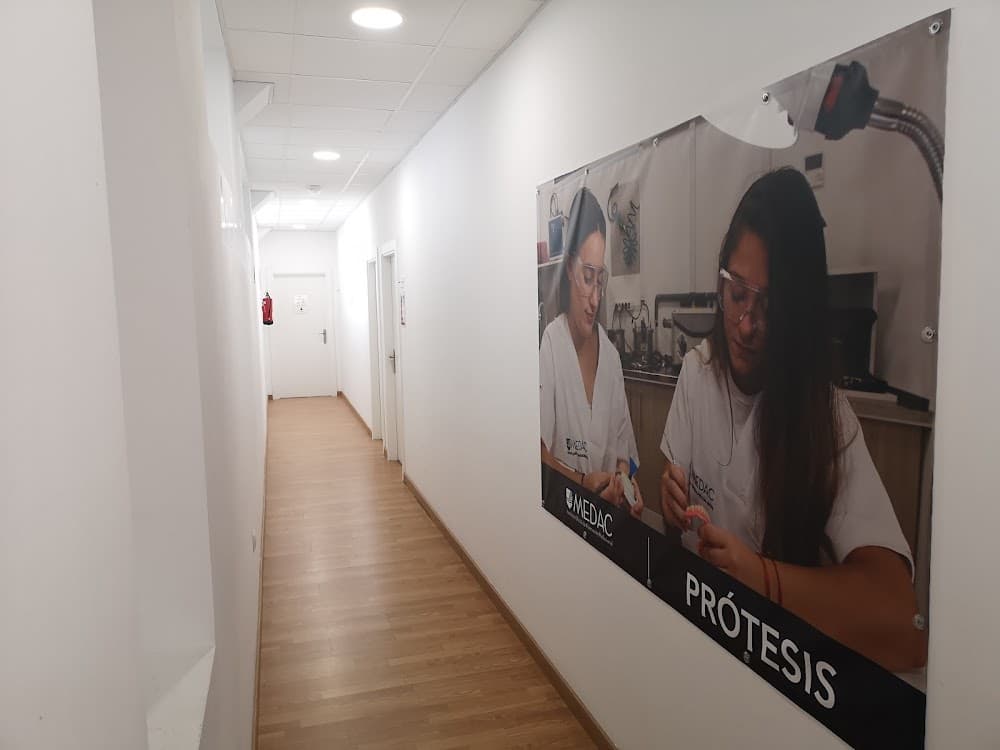 Comercio Internacional en Medac San Rafael (Medac San Rafael, Málaga): foto 4