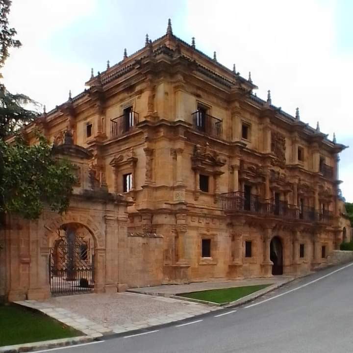 Foto secundaria del campus Calasanz