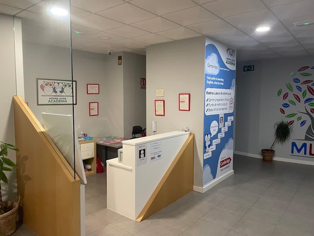Peluquería Y Cosmética Capilar en Formación Ymaxe (Formación Ymaxe, Loja): foto 2
