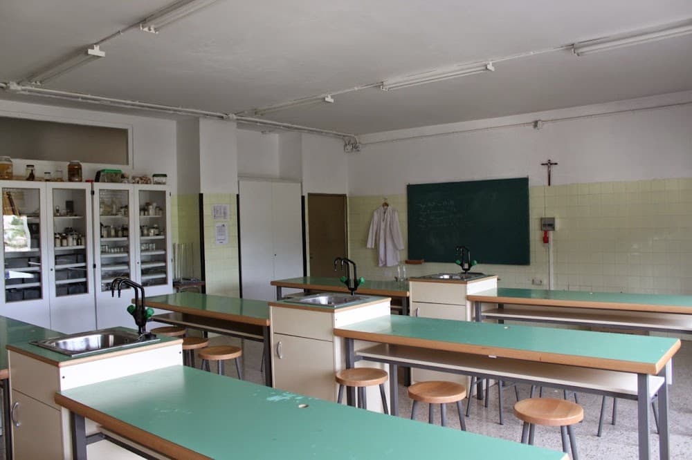 Foto secundaria del campus Virgen Al Pie De La Cruz