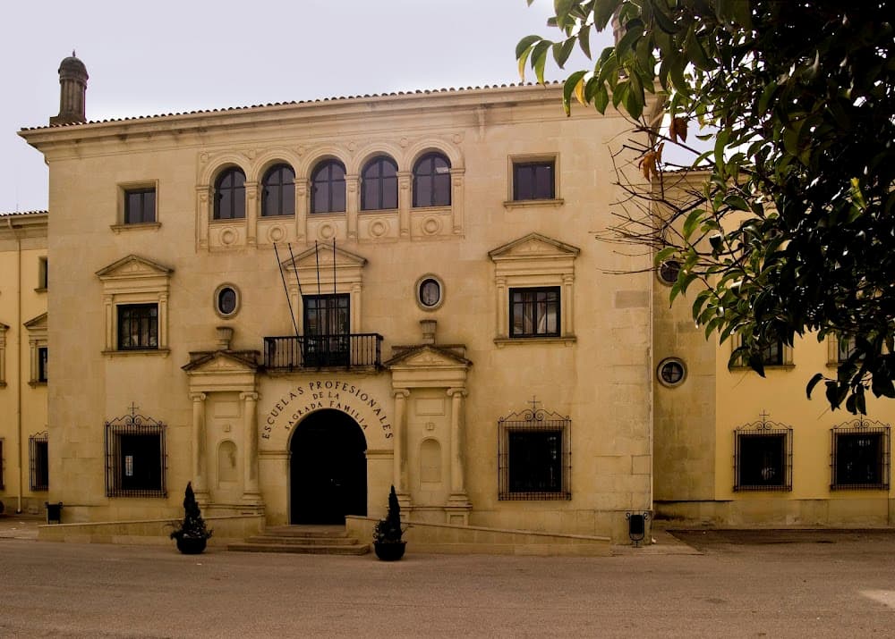 Administración Y Finanzas en Escuelas Profesionales De La Sagrada Familia (Escuelas Profesionales De La Sagrada Familia, Úbeda): foto 1