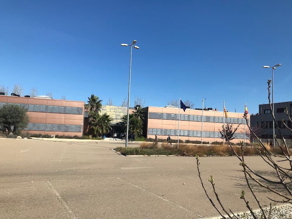 Foto secundaria del campus Miguel De Molinos