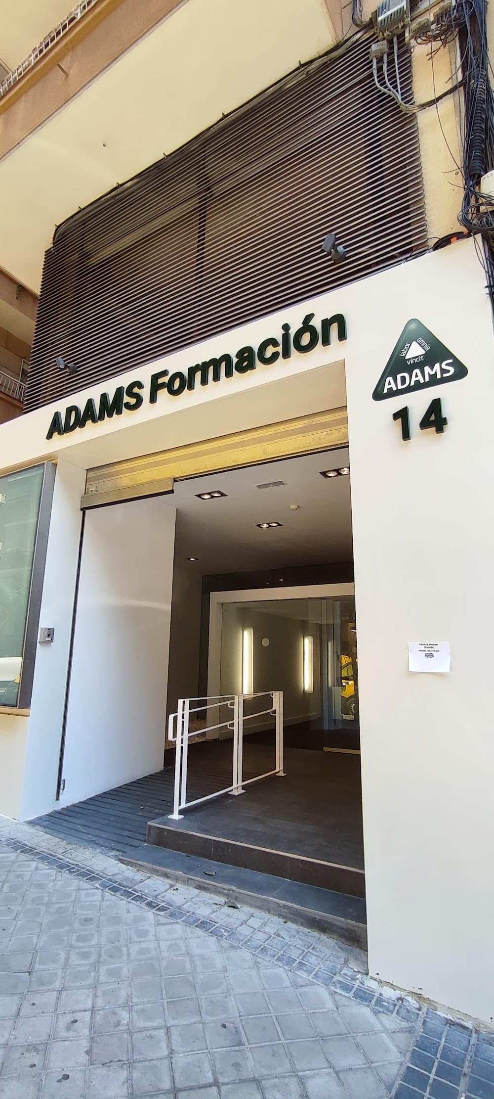 Foto secundaria del campus Adams Fp