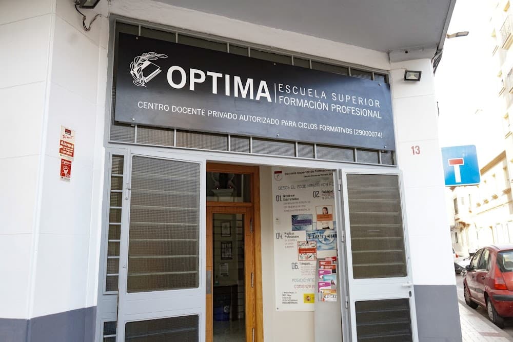 Foto secundaria del campus Centro De Estudios Óptima