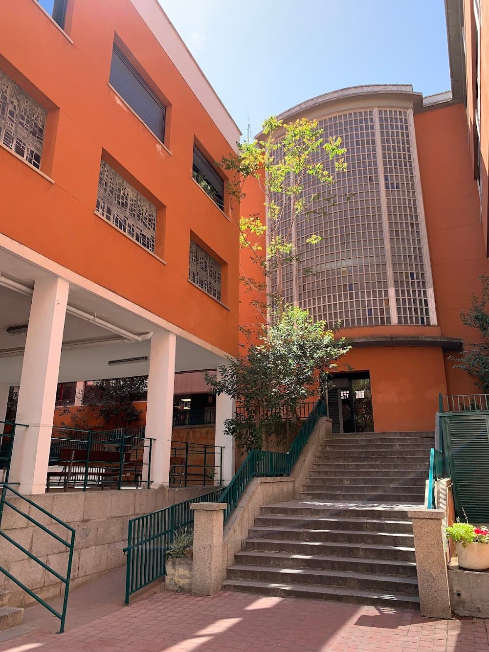 Foto secundaria del campus Beatriz Galindo