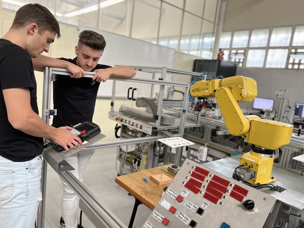 Foto secundaria del campus Salesianos Urnieta