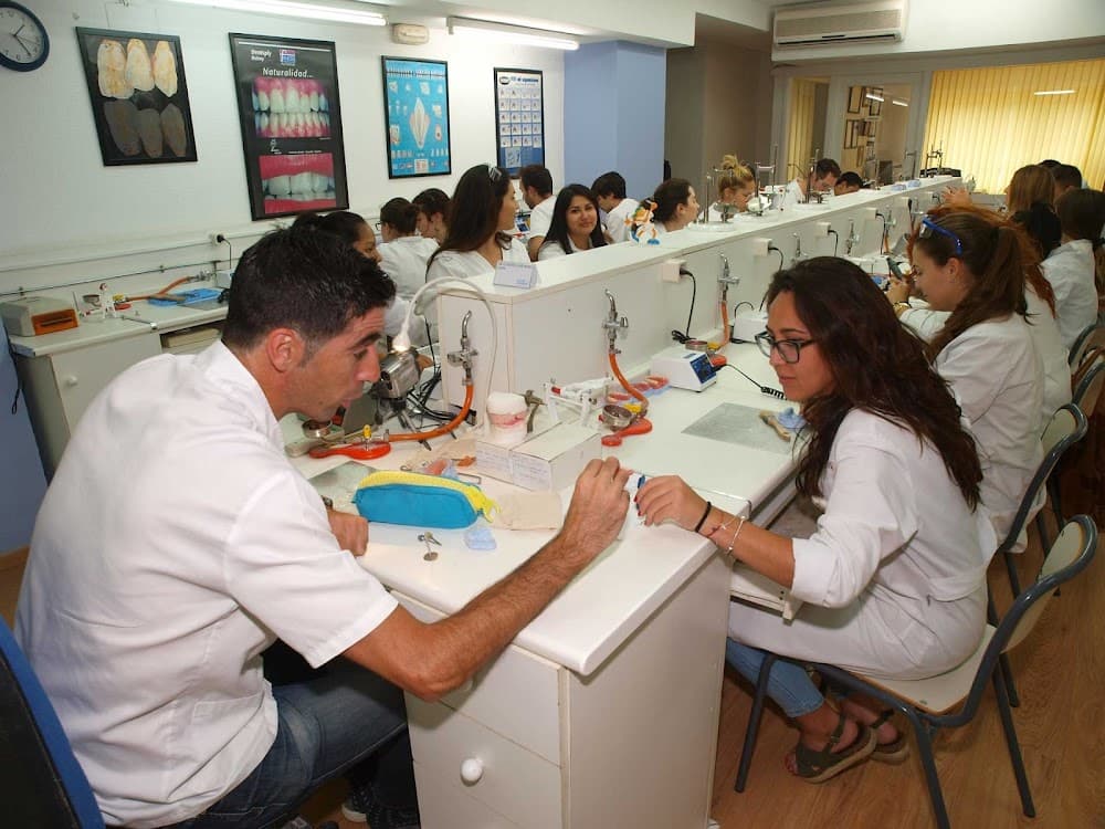 Foto secundaria del campus Adenta