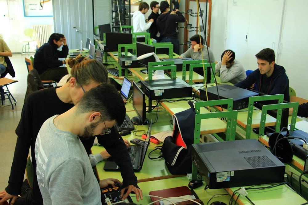 Foto secundaria del campus Los Viveros