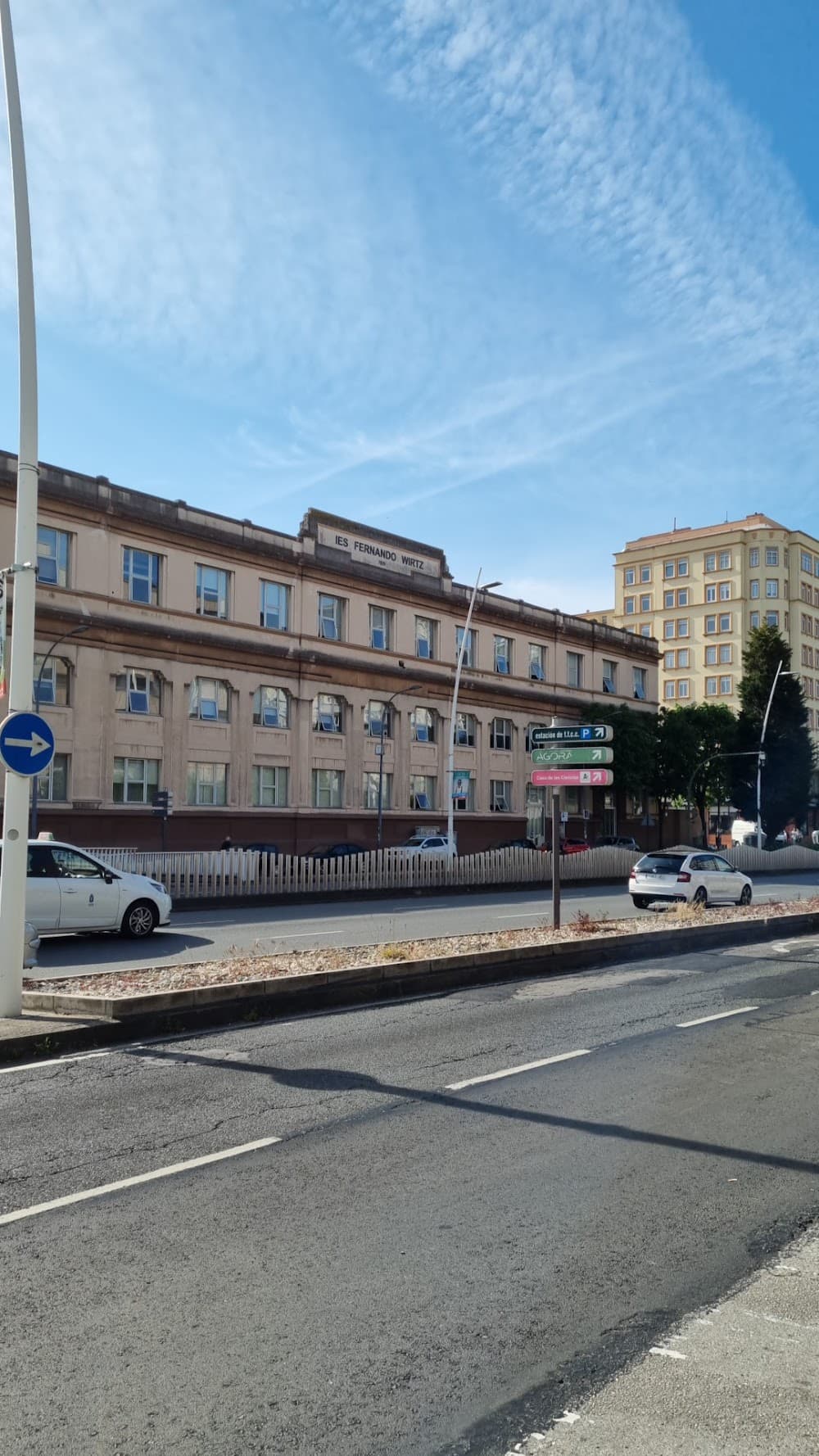 Foto secundaria del campus Fernando Wirtz Suárez
