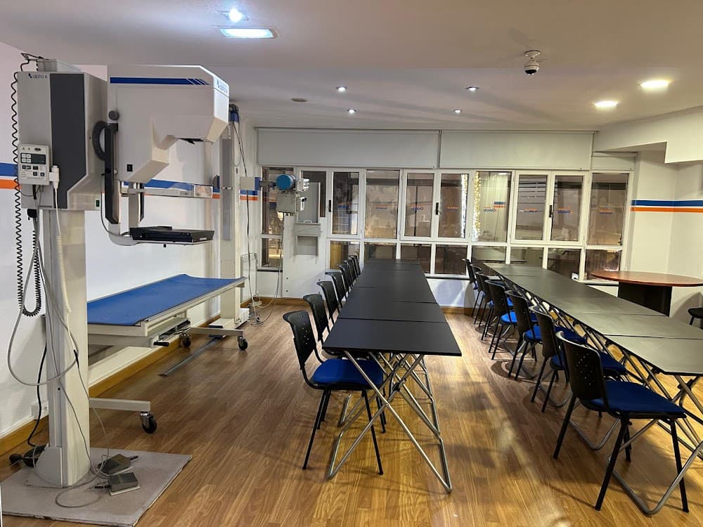 Foto secundaria del campus C.f.p.e. "academia Vetusta Oviedo"