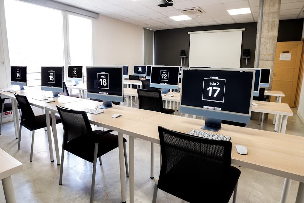 Animaciones 3D, Juegos Y Entornos Interactivos en Cef, Escuela De Artes Audiovisuales (Cef, Escuela De Artes Audiovisuales, Palma): foto 5