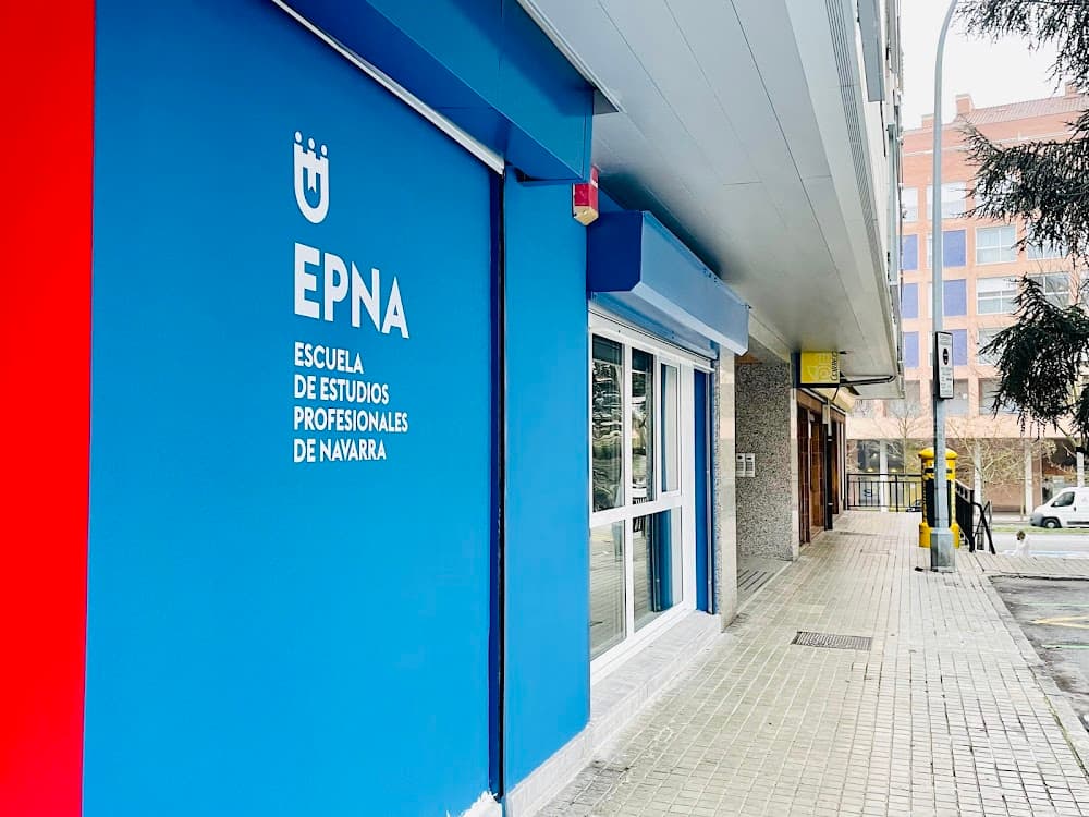 Foto secundaria del campus "escuela De Estudios Profesionales De Navarra - Epna"